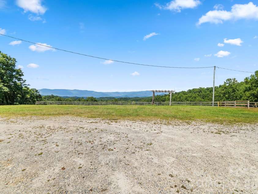 57 Observation Point Road, Bryson City, NC 28713.  MLS# CAR4422097, YatesRealty ID 49420. 