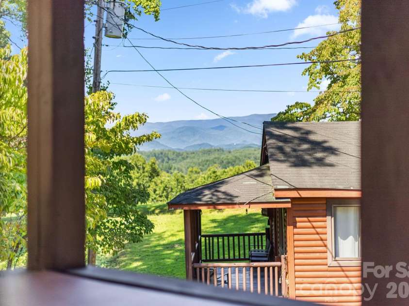 57 Observation Point Road, Bryson City, NC 28713.  MLS# CAR4422097, YatesRealty ID 49420. 