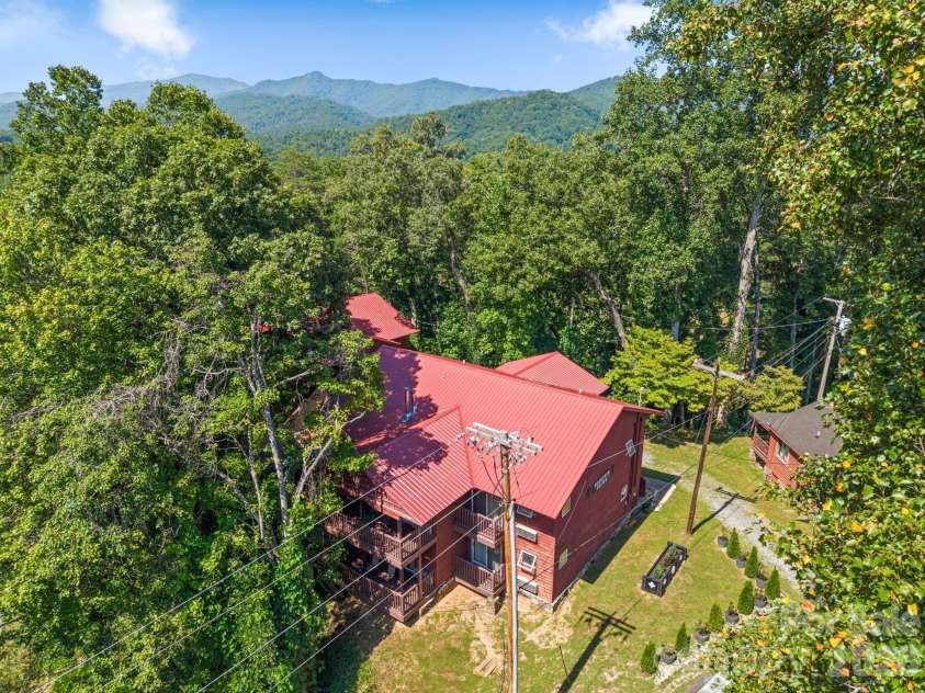 57 Observation Point Road, Bryson City, NC 28713.  MLS# CAR4422097, YatesRealty ID 49420. 