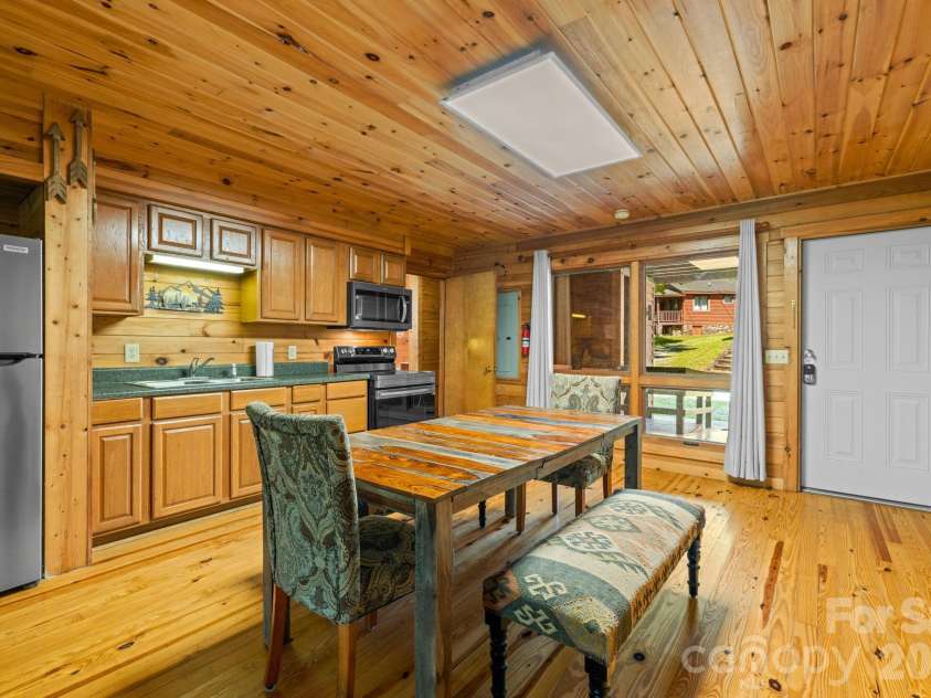 57 Observation Point Road, Bryson City, NC 28713.  MLS# CAR4422097, YatesRealty ID 49420. 