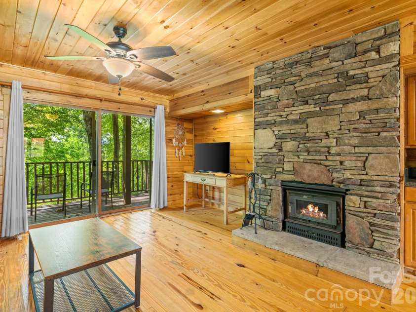 57 Observation Point Road, Bryson City, NC 28713.  MLS# CAR4422097, YatesRealty ID 49420. 