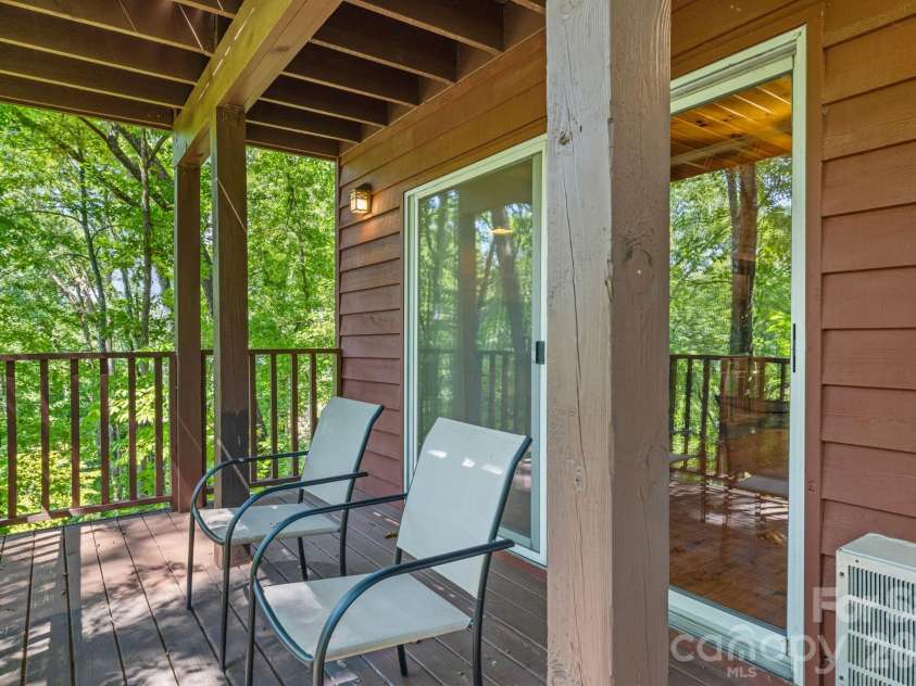 57 Observation Point Road, Bryson City, NC 28713.  MLS# CAR4422097, YatesRealty ID 49420. 