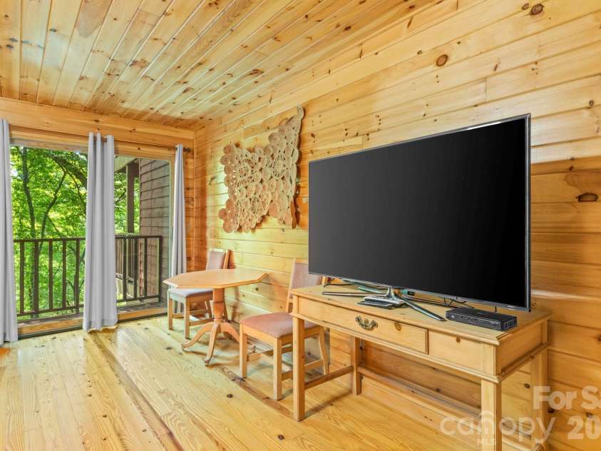 57 Observation Point Road, Bryson City, NC 28713.  MLS# CAR4422097, YatesRealty ID 49420. 