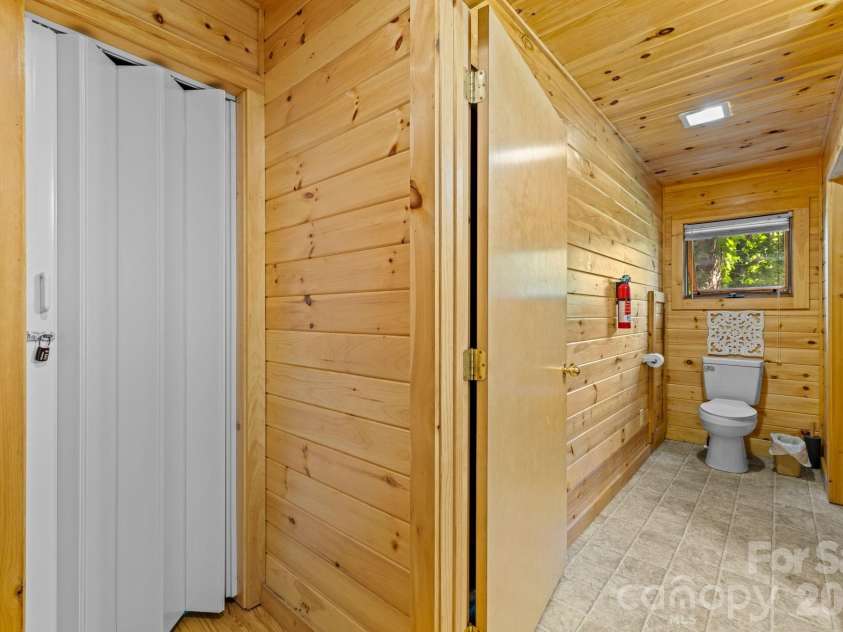 57 Observation Point Road, Bryson City, NC 28713.  MLS# CAR4422097, YatesRealty ID 49420. 