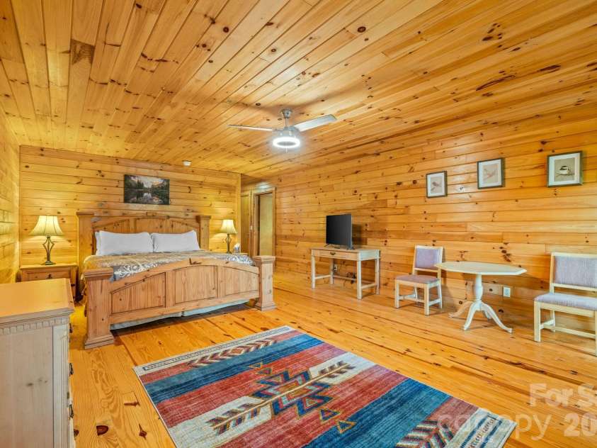 57 Observation Point Road, Bryson City, NC 28713.  MLS# CAR4422097, YatesRealty ID 49420. 