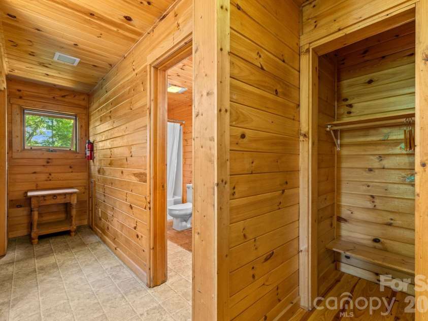 57 Observation Point Road, Bryson City, NC 28713.  MLS# CAR4422097, YatesRealty ID 49420. 