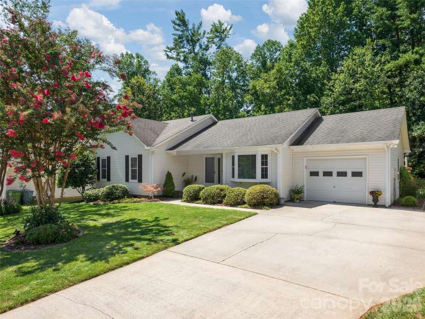 22 Southchase Drive, Fletcher, NC 28732.  MLS# CAR4422521, YatesRealty ID 49424. 