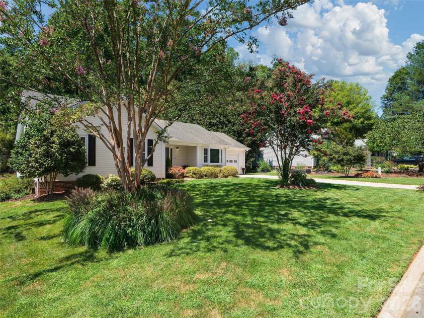 22 Southchase Drive, Fletcher, NC 28732.  MLS# CAR4422521, YatesRealty ID 49424. 