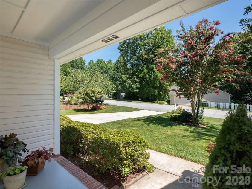 22 Southchase Drive, Fletcher, NC 28732.  MLS# CAR4422521, YatesRealty ID 49424. 