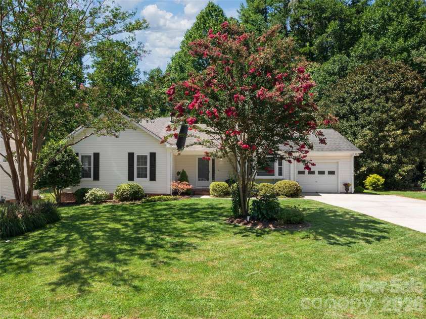 22 Southchase Drive, Fletcher, NC 28732.  MLS# CAR4422521, YatesRealty ID 49424. 