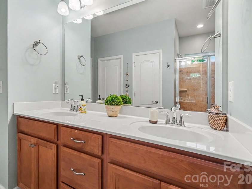 7114 Sunset Crater Place, Lancaster, SC 29720.  MLS# CAR4419131, YatesRealty ID 49425. Primary Bathroom