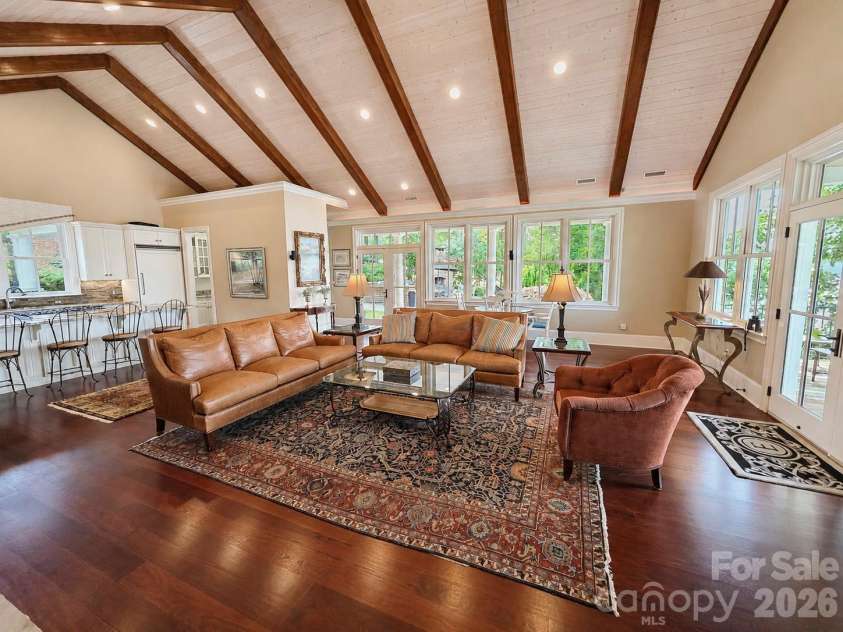 4023 8th Street Court, Hickory, NC 28601.  MLS# CAR4418532, YatesRealty ID 49426. 