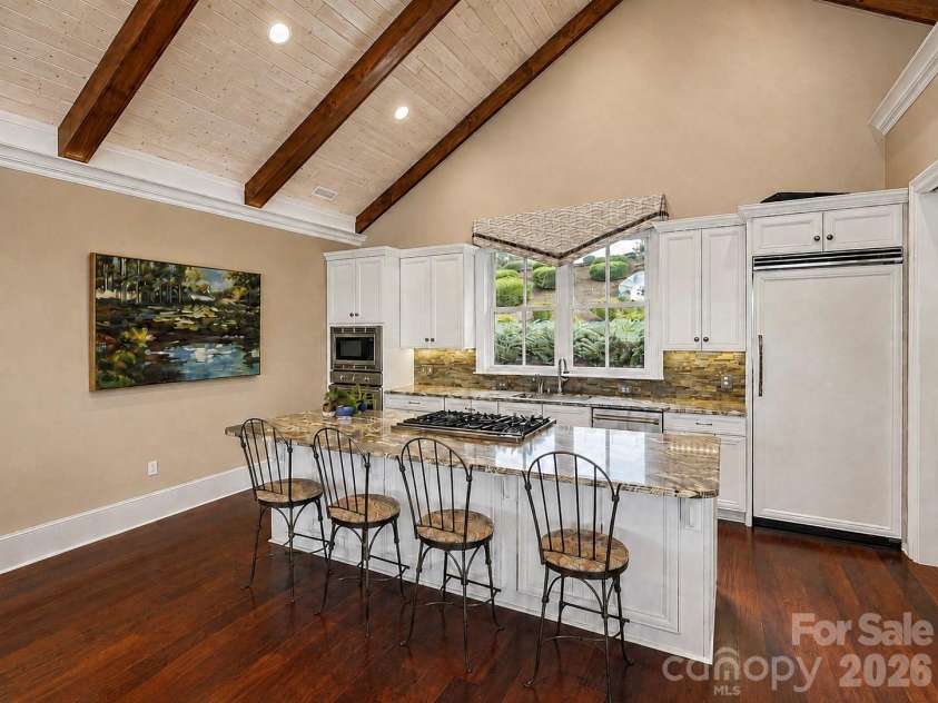 4023 8th Street Court, Hickory, NC 28601.  MLS# CAR4418532, YatesRealty ID 49426. 