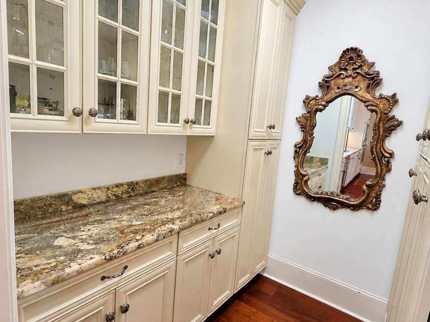 4023 8th Street Court, Hickory, NC 28601.  MLS# CAR4418532, YatesRealty ID 49426. 