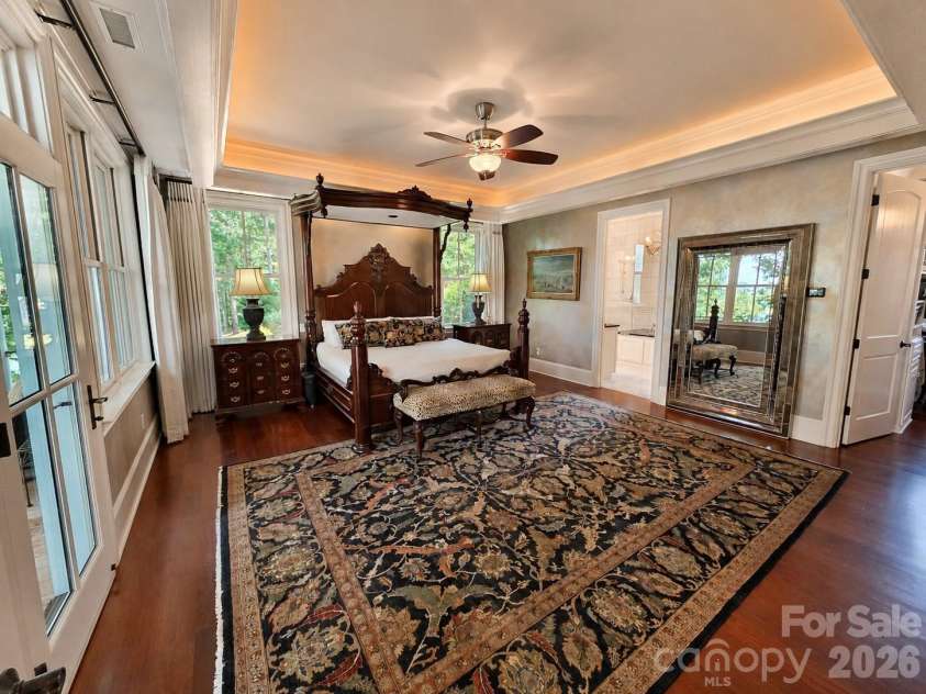 4023 8th Street Court, Hickory, NC 28601.  MLS# CAR4418532, YatesRealty ID 49426. 
