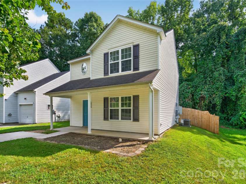 1428 Griers Grove Road, Charlotte, NC 28216.  MLS# CAR4422558, YatesRealty ID 49427. 
