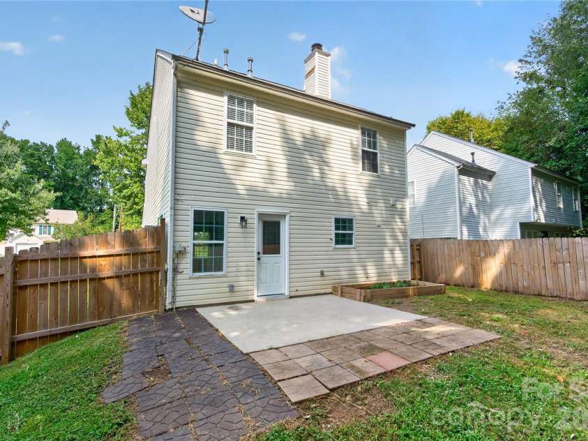 1428 Griers Grove Road, Charlotte, NC 28216.  MLS# CAR4422558, YatesRealty ID 49427. 