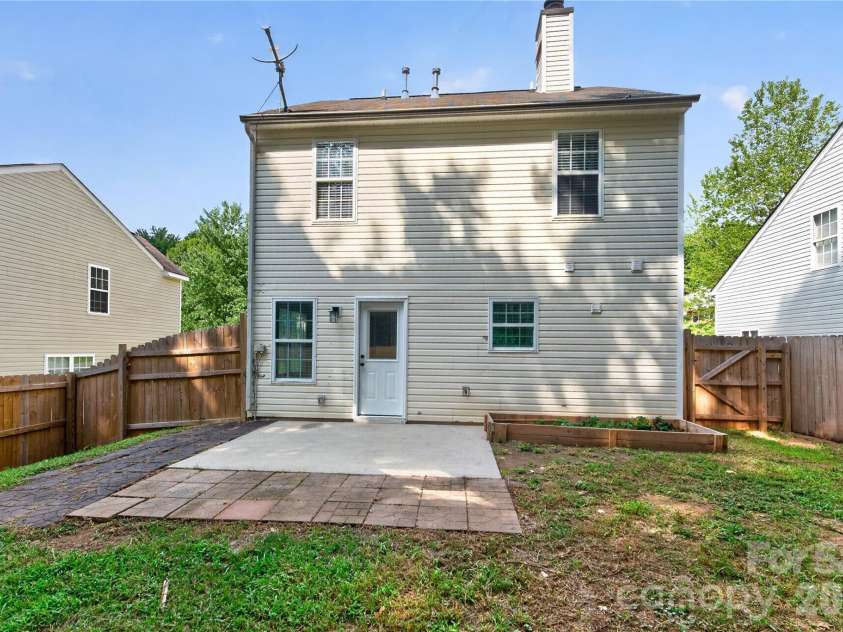 1428 Griers Grove Road, Charlotte, NC 28216.  MLS# CAR4422558, YatesRealty ID 49427. 