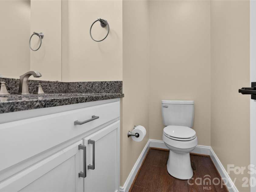 1428 Griers Grove Road, Charlotte, NC 28216.  MLS# CAR4422558, YatesRealty ID 49427. 