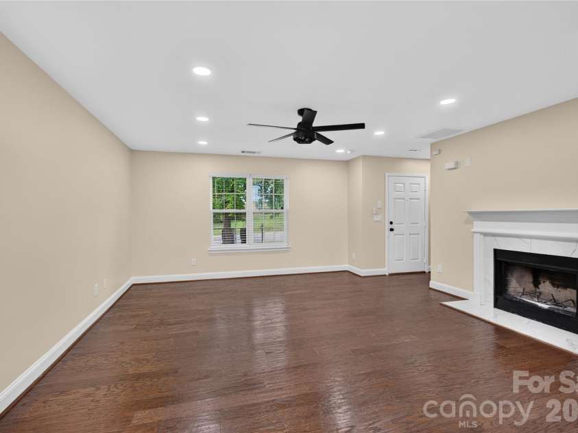 1428 Griers Grove Road, Charlotte, NC 28216.  MLS# CAR4422558, YatesRealty ID 49427. 