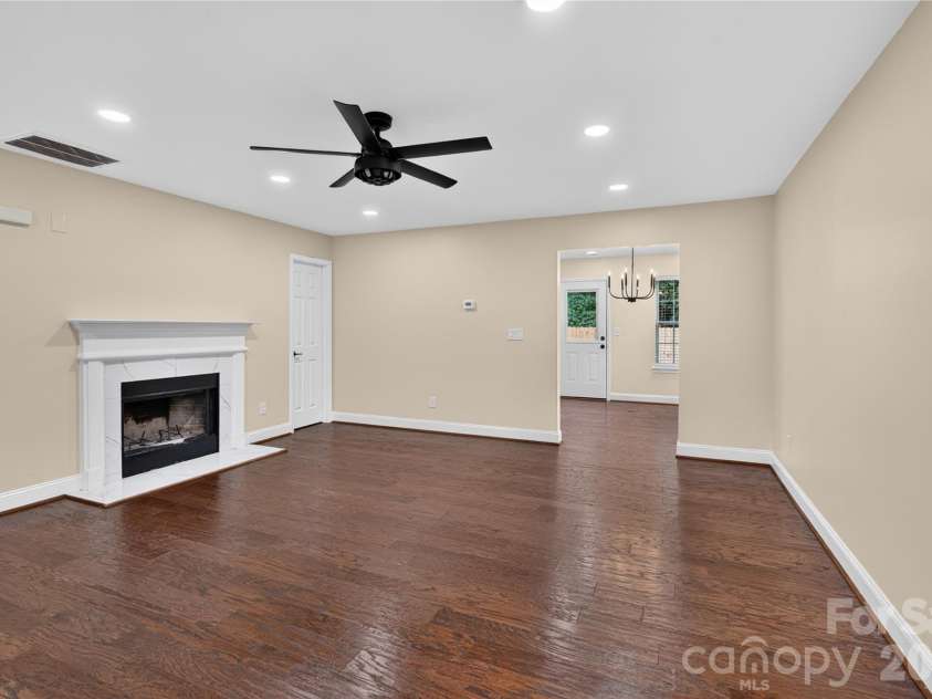 1428 Griers Grove Road, Charlotte, NC 28216.  MLS# CAR4422558, YatesRealty ID 49427. 