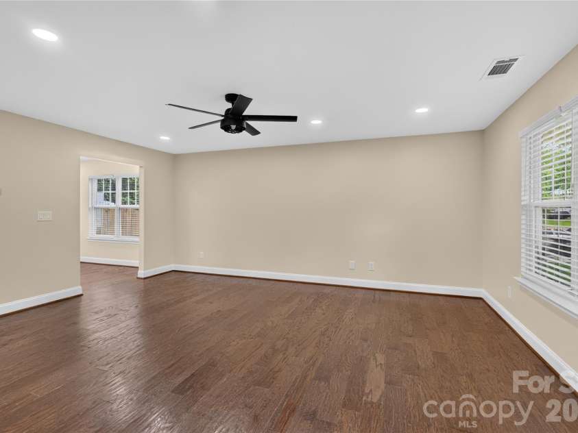 1428 Griers Grove Road, Charlotte, NC 28216.  MLS# CAR4422558, YatesRealty ID 49427. 