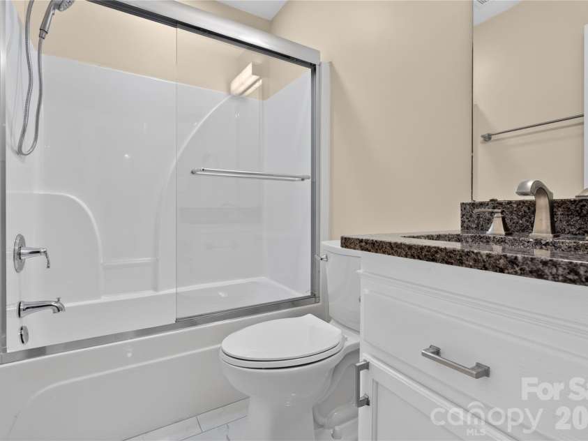1428 Griers Grove Road, Charlotte, NC 28216.  MLS# CAR4422558, YatesRealty ID 49427. 