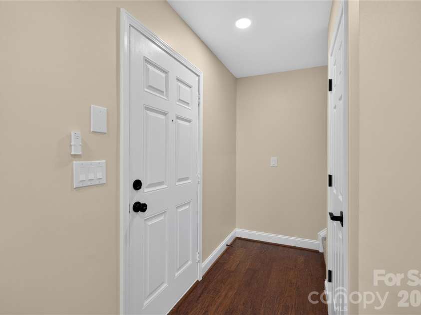 1428 Griers Grove Road, Charlotte, NC 28216.  MLS# CAR4422558, YatesRealty ID 49427. 