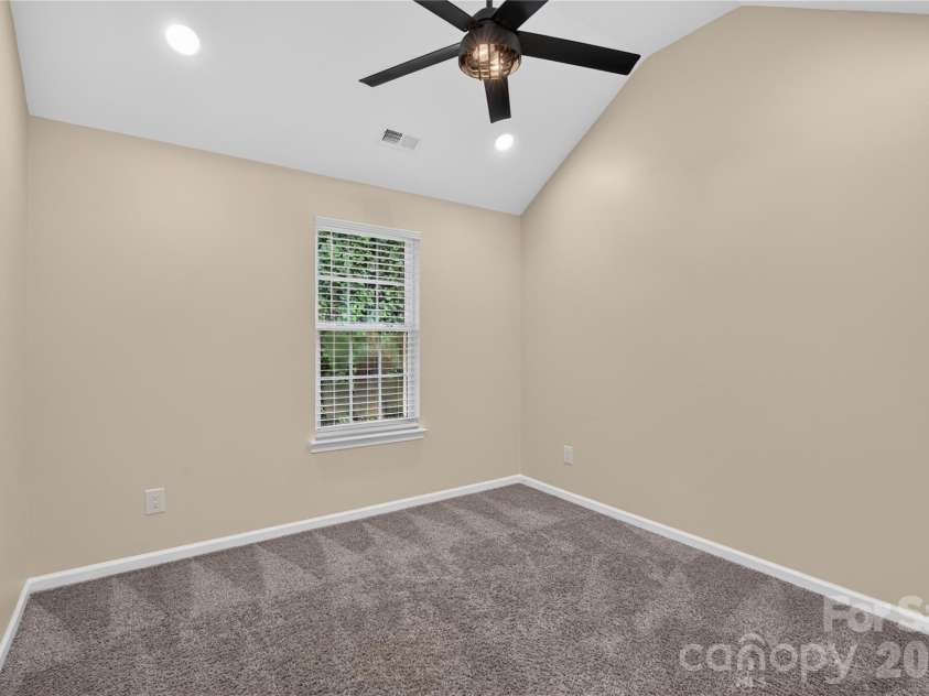 1428 Griers Grove Road, Charlotte, NC 28216.  MLS# CAR4422558, YatesRealty ID 49427. 