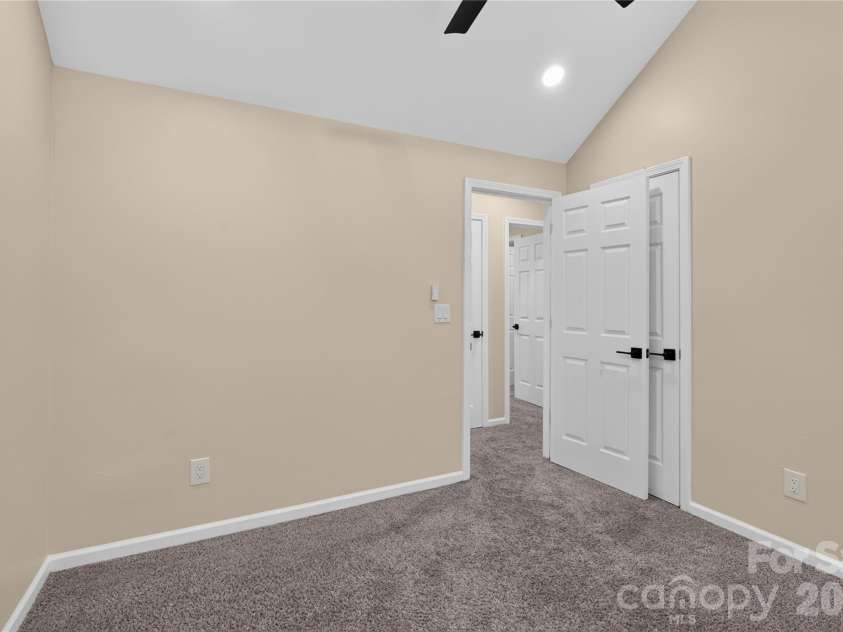 1428 Griers Grove Road, Charlotte, NC 28216.  MLS# CAR4422558, YatesRealty ID 49427. 