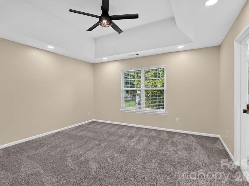 1428 Griers Grove Road, Charlotte, NC 28216.  MLS# CAR4422558, YatesRealty ID 49427. 
