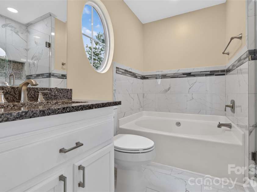 1428 Griers Grove Road, Charlotte, NC 28216.  MLS# CAR4422558, YatesRealty ID 49427. 