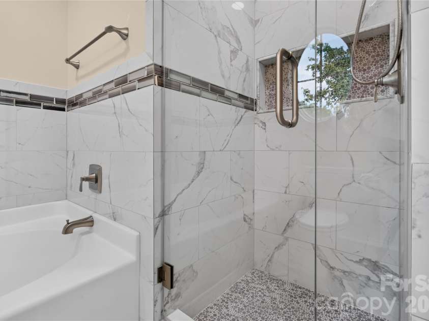 1428 Griers Grove Road, Charlotte, NC 28216.  MLS# CAR4422558, YatesRealty ID 49427. 