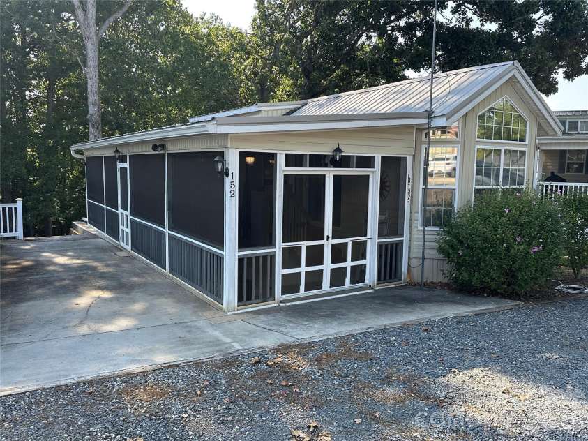 152 Cardinal Drive, New London, NC 28127.  MLS# CAR4420873, YatesRealty ID 49429. 