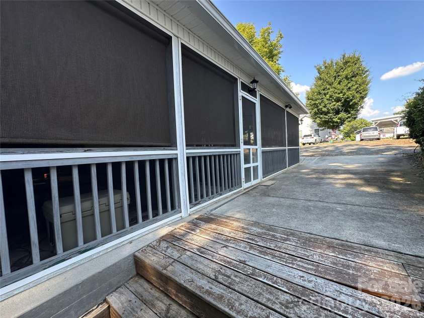 152 Cardinal Drive, New London, NC 28127.  MLS# CAR4420873, YatesRealty ID 49429. 
