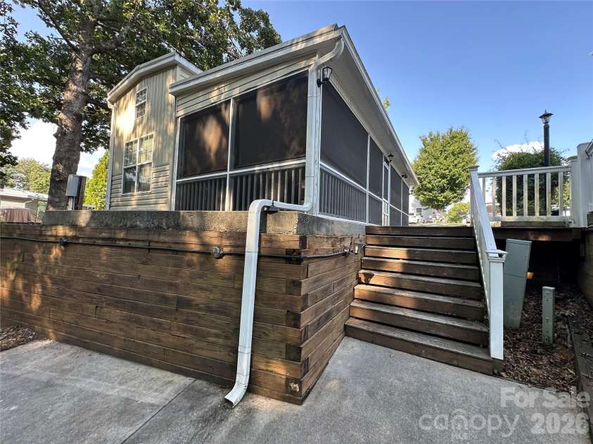 152 Cardinal Drive, New London, NC 28127.  MLS# CAR4420873, YatesRealty ID 49429. 