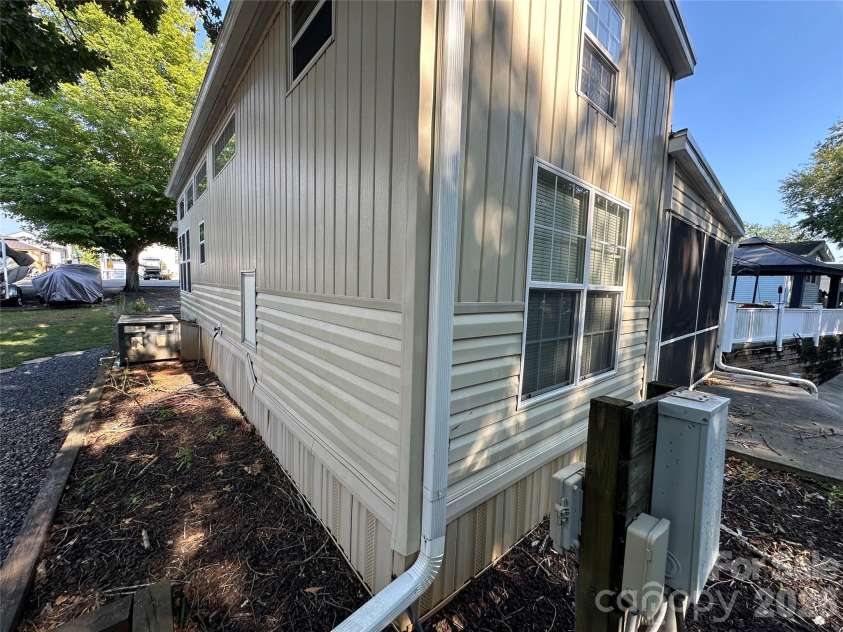 152 Cardinal Drive, New London, NC 28127.  MLS# CAR4420873, YatesRealty ID 49429. 