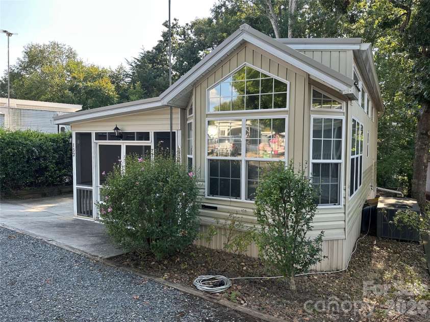 152 Cardinal Drive, New London, NC 28127.  MLS# CAR4420873, YatesRealty ID 49429. 