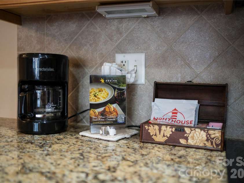 314 Bowling Park Road, Asheville, NC 28803.  MLS# CAR4342255, YatesRealty ID 4943. 