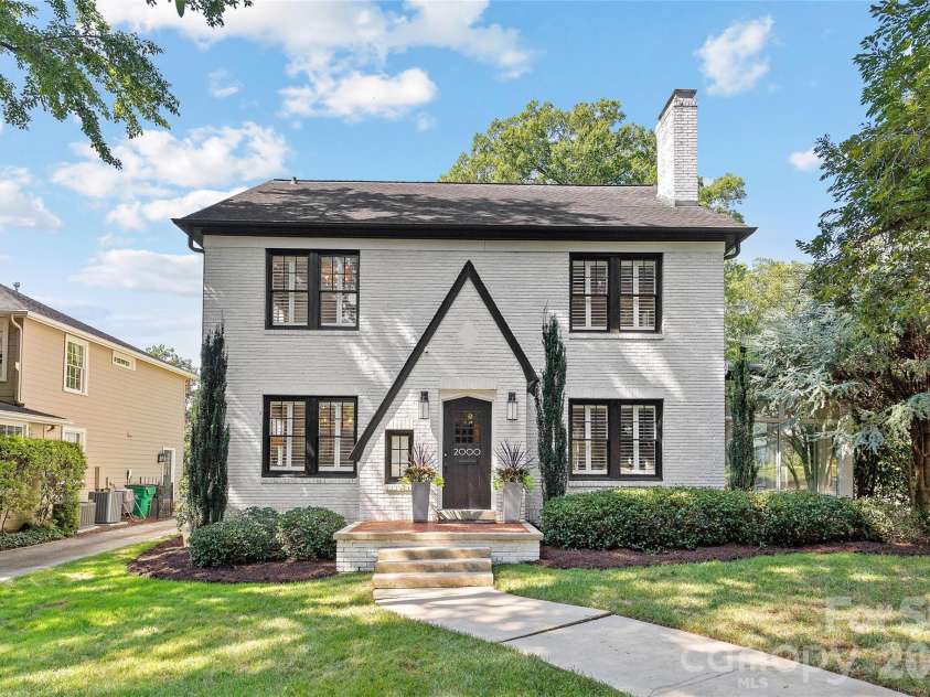 2000 Beverly Drive, Charlotte, NC 28207.  MLS# CAR4421271, YatesRealty ID 49430. 