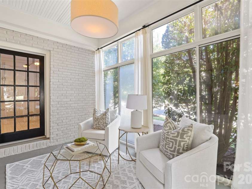 2000 Beverly Drive, Charlotte, NC 28207.  MLS# CAR4421271, YatesRealty ID 49430. 