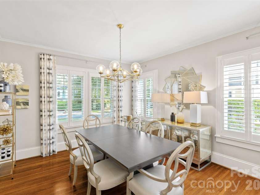2000 Beverly Drive, Charlotte, NC 28207.  MLS# CAR4421271, YatesRealty ID 49430. 
