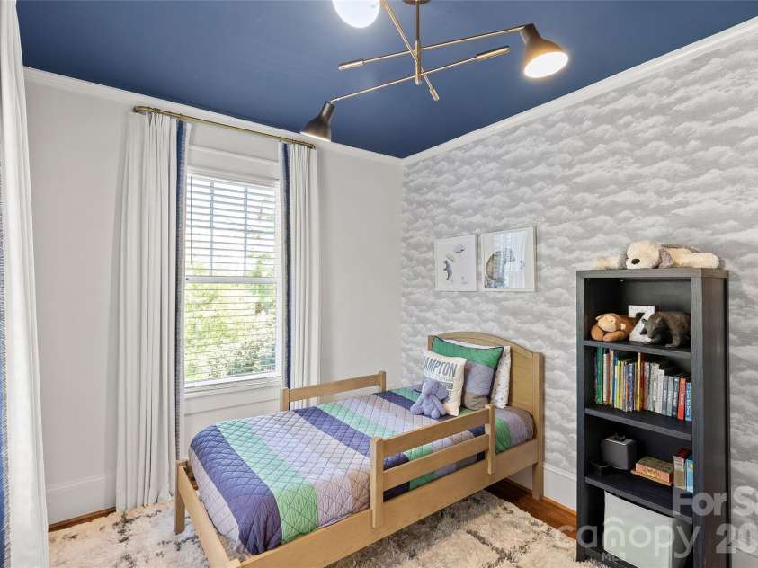 2000 Beverly Drive, Charlotte, NC 28207.  MLS# CAR4421271, YatesRealty ID 49430. 