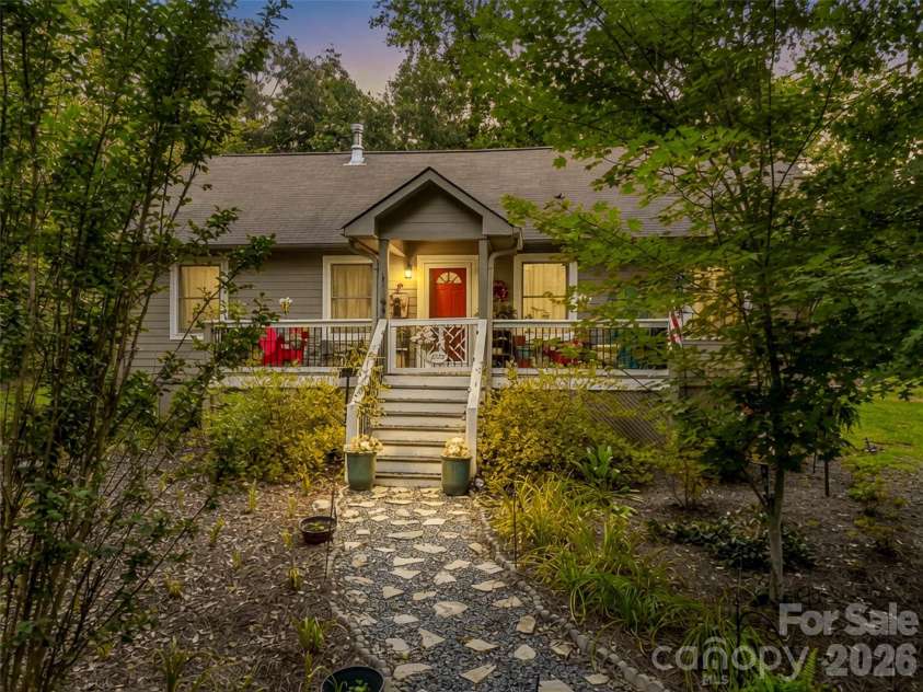 412 Whitestone Circle, Union Mills, NC 28167.  MLS# CAR4411352, YatesRealty ID 49433. 
