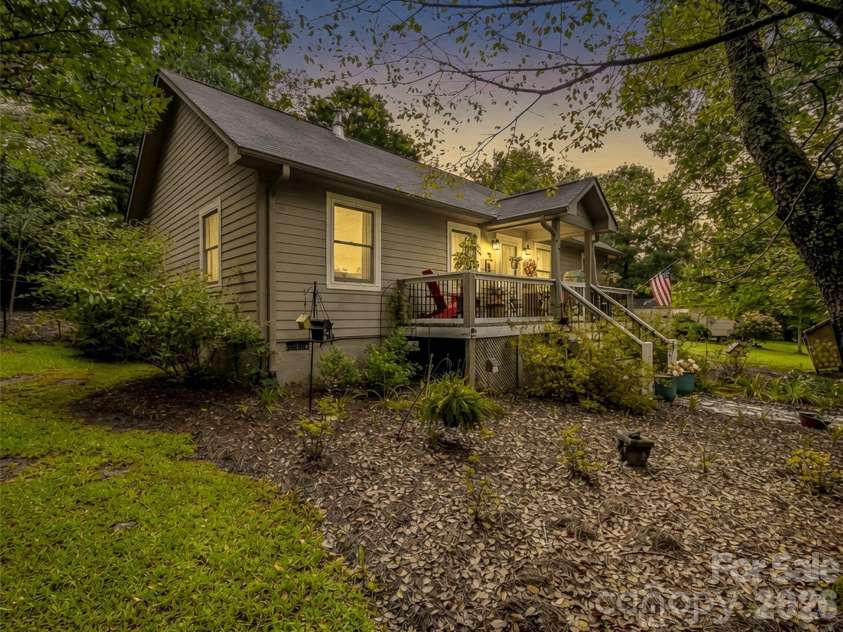 412 Whitestone Circle, Union Mills, NC 28167.  MLS# CAR4411352, YatesRealty ID 49433. 