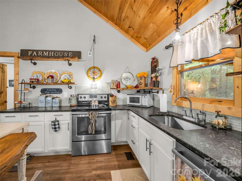 412 Whitestone Circle, Union Mills, NC 28167.  MLS# CAR4411352, YatesRealty ID 49433. 