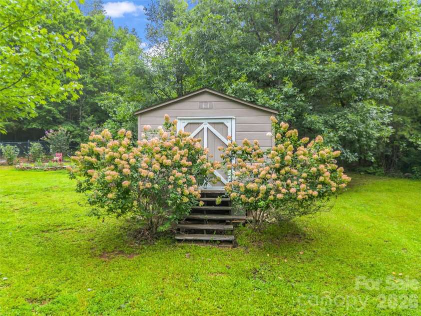 412 Whitestone Circle, Union Mills, NC 28167.  MLS# CAR4411352, YatesRealty ID 49433. 