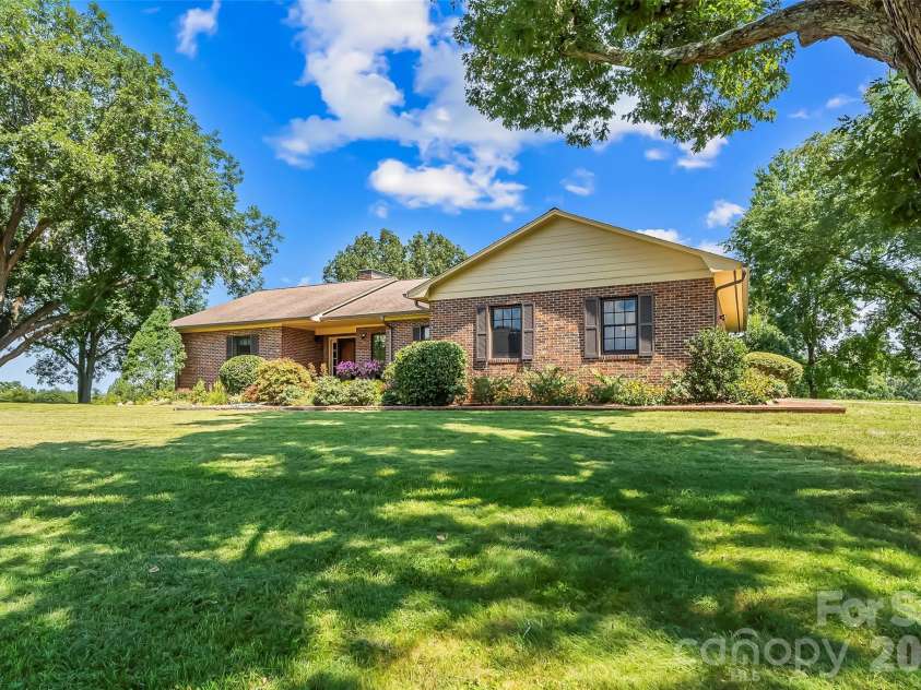 402 Catawba Street, Morganton, NC 28655.  MLS# CAR4420175, YatesRealty ID 49438. 