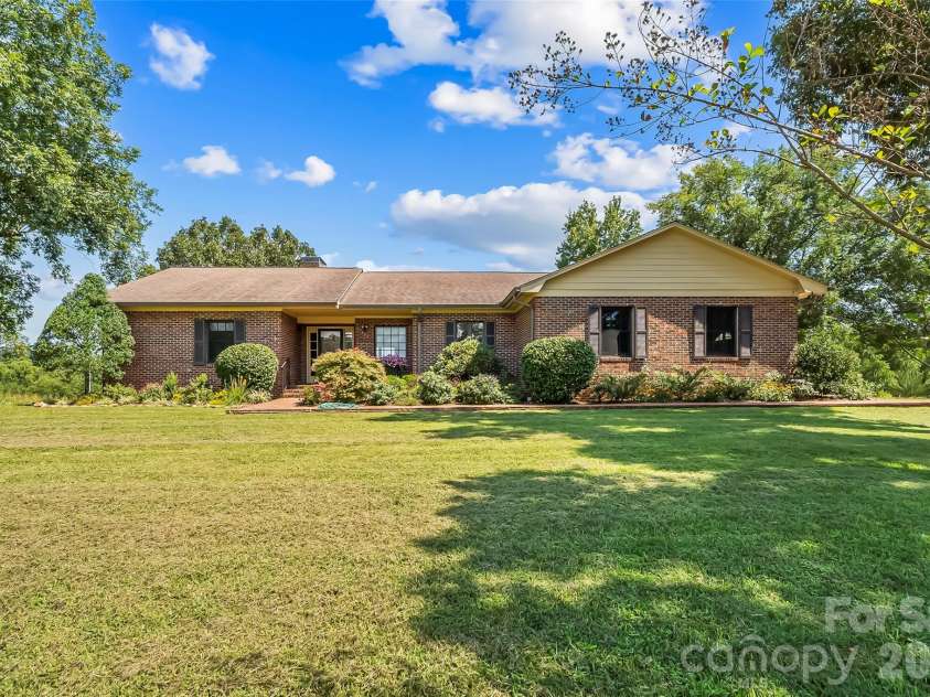 402 Catawba Street, Morganton, NC 28655.  MLS# CAR4420175, YatesRealty ID 49438. 