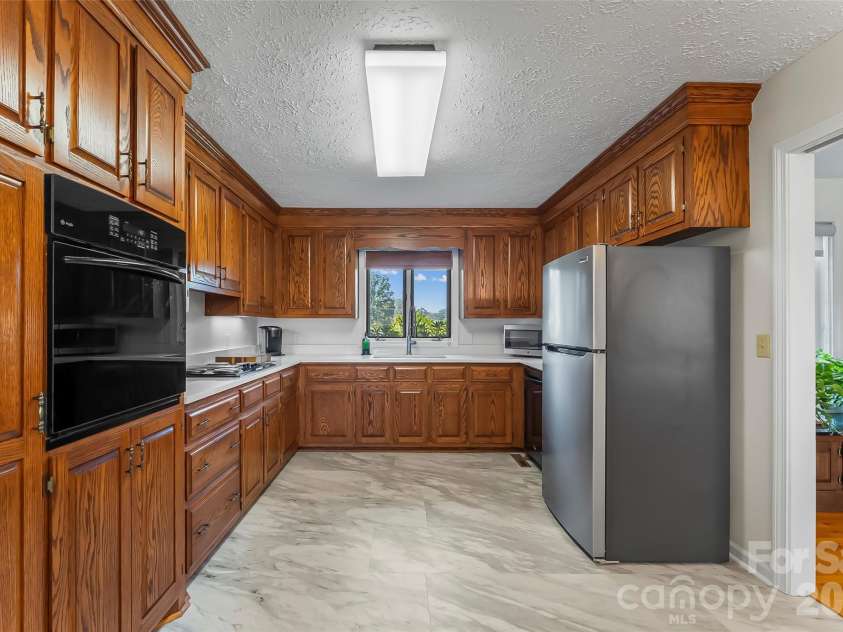 402 Catawba Street, Morganton, NC 28655.  MLS# CAR4420175, YatesRealty ID 49438. 